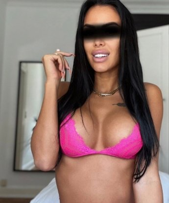 Нежная рыжая красотка с грудью 3-го размера предлагает незабываемый опыт встречи. Позволь себе немного беззаботности и страсти в моем обаятельном обществе. 2712, 22 года