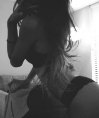 Я воплощение красоты и страсти, всегда готова побаловать тебя своим аппетитным телом и мастерством. Обладая опытом и нежной душой, я создам незабываемую атмосферу нашей встречи. 🌹
Мои услуги разнообразны и подстроюсь под твои желания. От нежных ласк и эротического массажа до пикантных ролевых игр и экспериментов. 💋 Никаких компромиссов, только безграничное удовольствие и улетные ощущения.
Мои фото говорят сами за себя, они проверены и подтверждают мою красоту и сексуальность. Знакомься с ними и ты поймешь, что я самое желанное сокровище Москвы. ✨
Мои гости остаются восхищены и возвращаются снова и снова. Позволь и себе окунуться в волшебный мир настоящей страсти и нежности, который я способна создать. Жду тебя в Москве для незабываемого приключения! 🌟 9242, 21 год